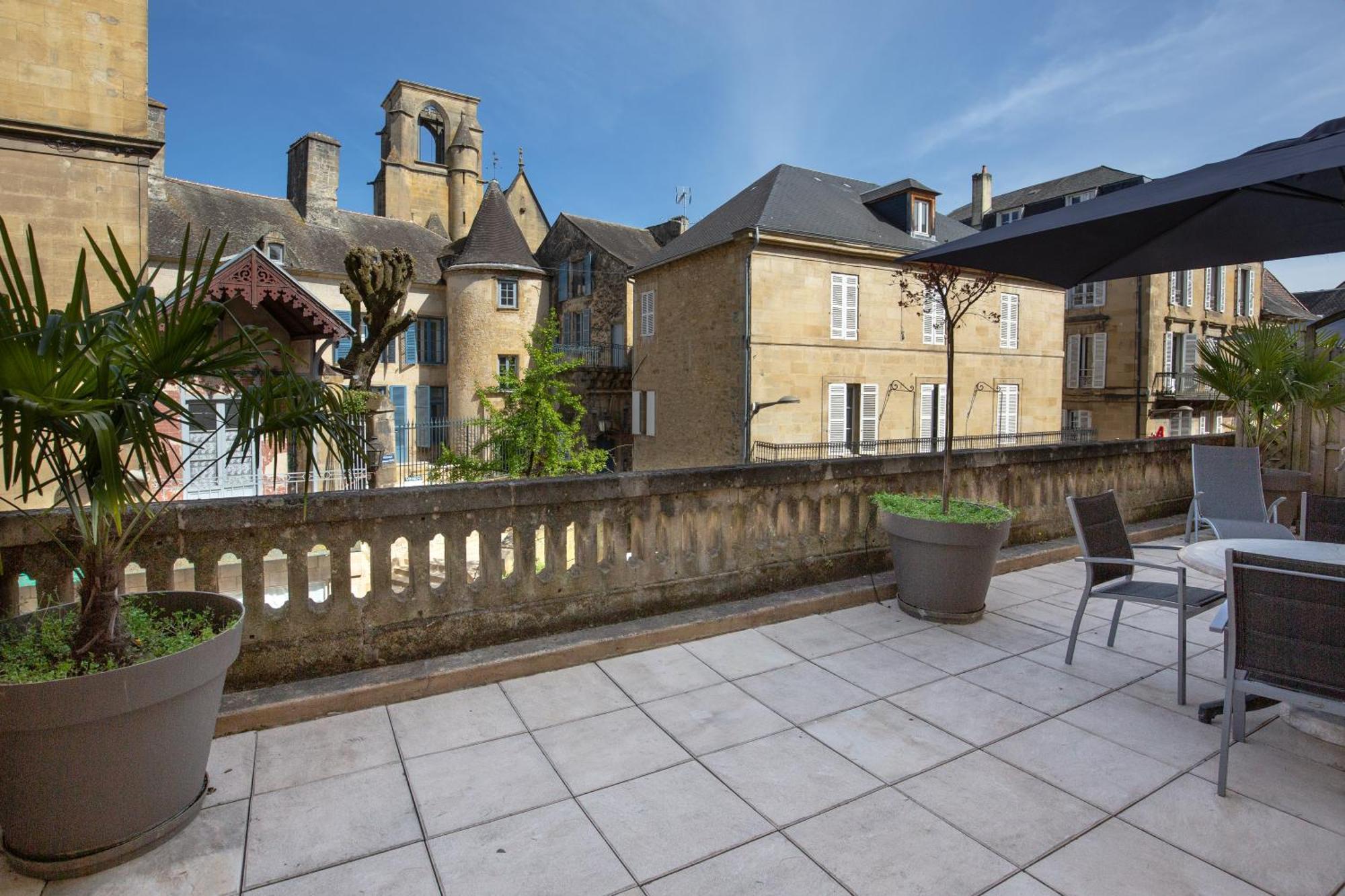 La Villa Des Consuls - Gite De Tourisme De Charme Sarlat Exterior foto
