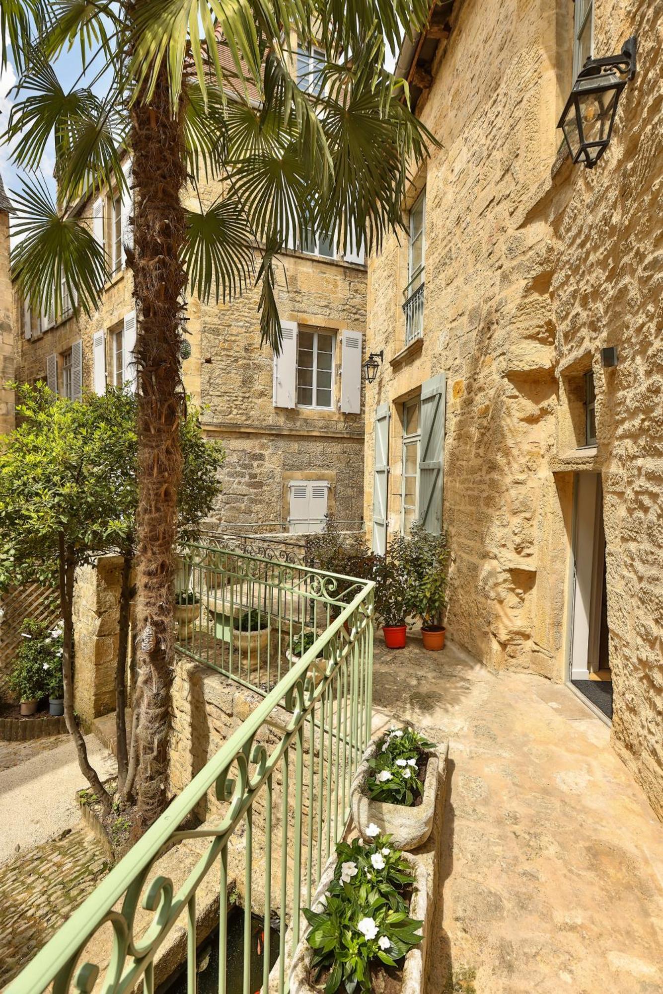 La Villa Des Consuls - Gite De Tourisme De Charme Sarlat Exterior foto